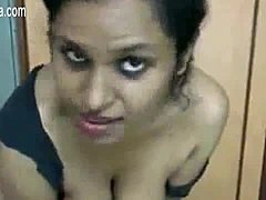 En bengalsk sexlærer viser sine evner frem i denne lydvideo