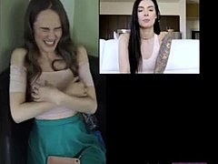 ヌビレスの最もホットな女の子がポルノビデオでペニスを叩き吸う