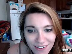18-ročná amatérska transsexuálka sa na webovej kamere rozhnevá