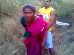 Full-length sex video of Indian shemale bhabhi