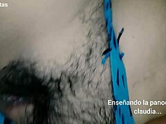 Mama matură Claudia D își arată pizda păroasă într-un videoclip fierbinte