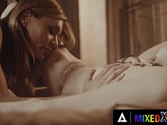 Η MILF Kitana κυριαρχεί και βουτάει τη σέξι Kate Quinn