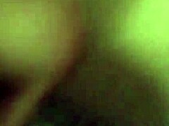 Kypsä MILF antaa suihinoton cuckold HD-video