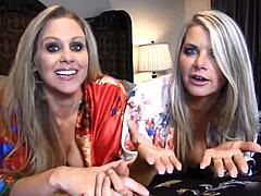 Zrelé blondínky Julia Ann a Vicky Vette si užívajú orálny sex s veľkými prsiami v spodnom prádle