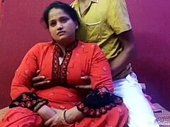 Indijska milf Sonam ima seks s prijateljico v tem vročem videu