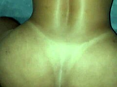 Затегнуто дупе жене аматерке испуњено спермом у ХД видеу