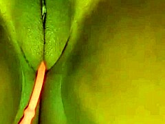 Сексистаци7 показује своју мишићаву грађу и сочну пичку