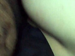 Μεγάλο πέος βυθίζεται σε ένα κρεμώδες ώριμο μουνί σε σπιτικό βίντεο