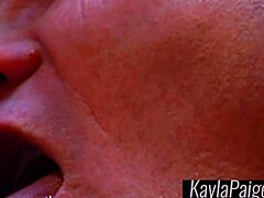 Pizda rasă a lui Kayla Paige este acoperită de sperma lui Evan Stones după sex intens