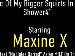 Азиатская мамочка Максин Икс удовлетворяет себя дилдо в ванной
