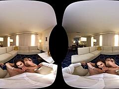 Η Αμερικανίδα μαμά Kendra κάνει μια πίπα στο VR