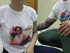 Ama de casa india madura disfruta del sexo anal con una gran polla durante el festival Holi
