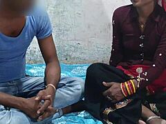 Az amatőr Neha keményen megbaszott ebben a desi szexvideóban tiszta hindi hanggal