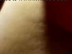 Noita, una giovane mora, si fa scopare la figa in un video fatto in casa