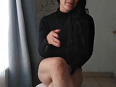 Video sexy di Tik Tok con una moglie scambista messicana che fa un incontro anale indiscreto