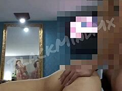 En mexikansk tonåring upplever intensiv orgasm på ett hotellrum