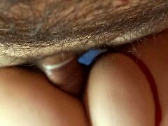 Латиноамериканская милфа-любитель получает сперму в рот после того, как ей в жопу проник большой член