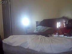 Ebony MILF iz Fort Wortha se močno jebe v domačem videu