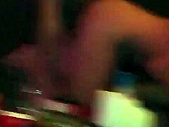 Pasangan amatir mengeksplorasi fetish cuckold dalam video HD