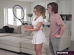 Кори Чейз учит своего пасынка, как использовать его член, как теннисную ракетку